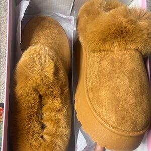 Cozy Tan Fur-Lined Women Platforms